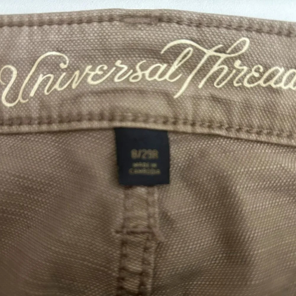 Universal Thread Shorts Size 8   - Picture 3 of 4